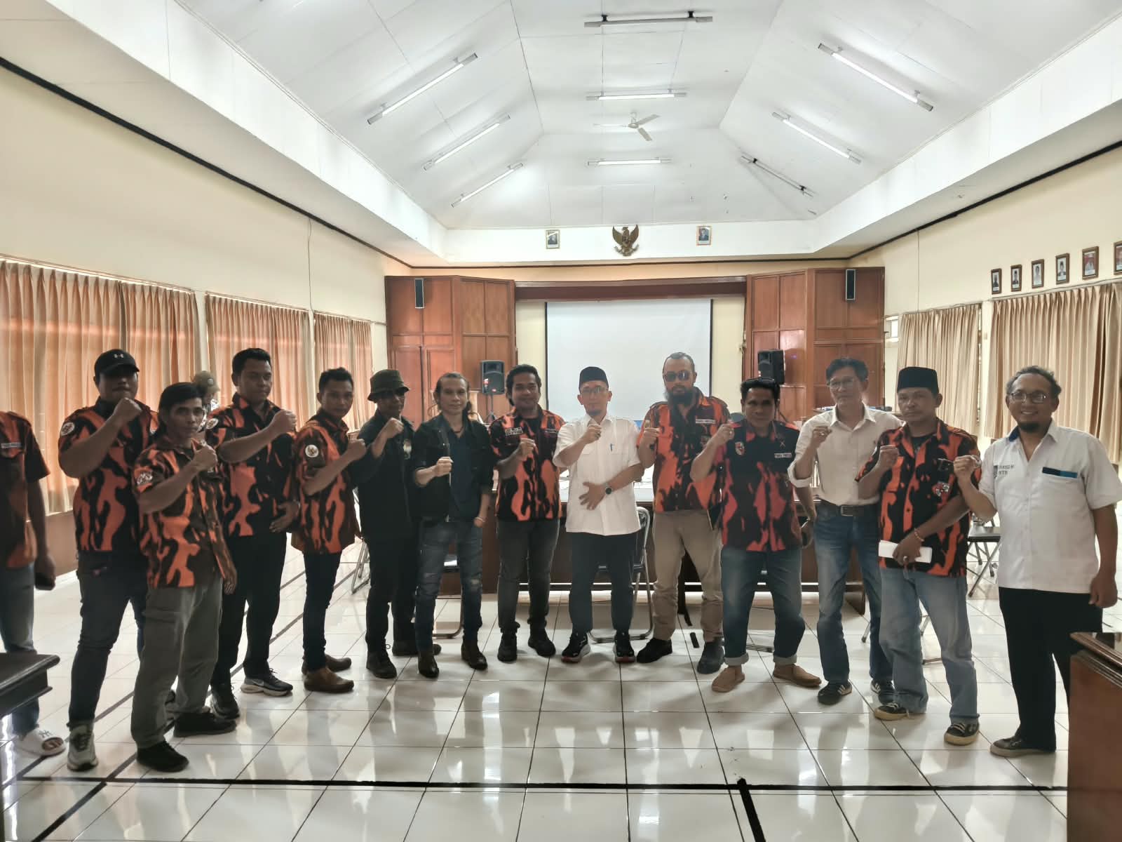 Masyarakat Adukan Sejumlah Tambang Ilegal Ketua Ormas MPC Loteng Dan DPP Alaram NTB Lakukan Hearing Bersama ESDM NTB