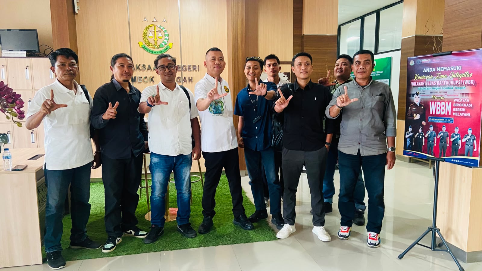 Kejaksaan Negeri Praya Membuktikan Mercusuar Adhyaksa di Bumi Tatas Tuhu Trasna Tetap Berdiri Tegak